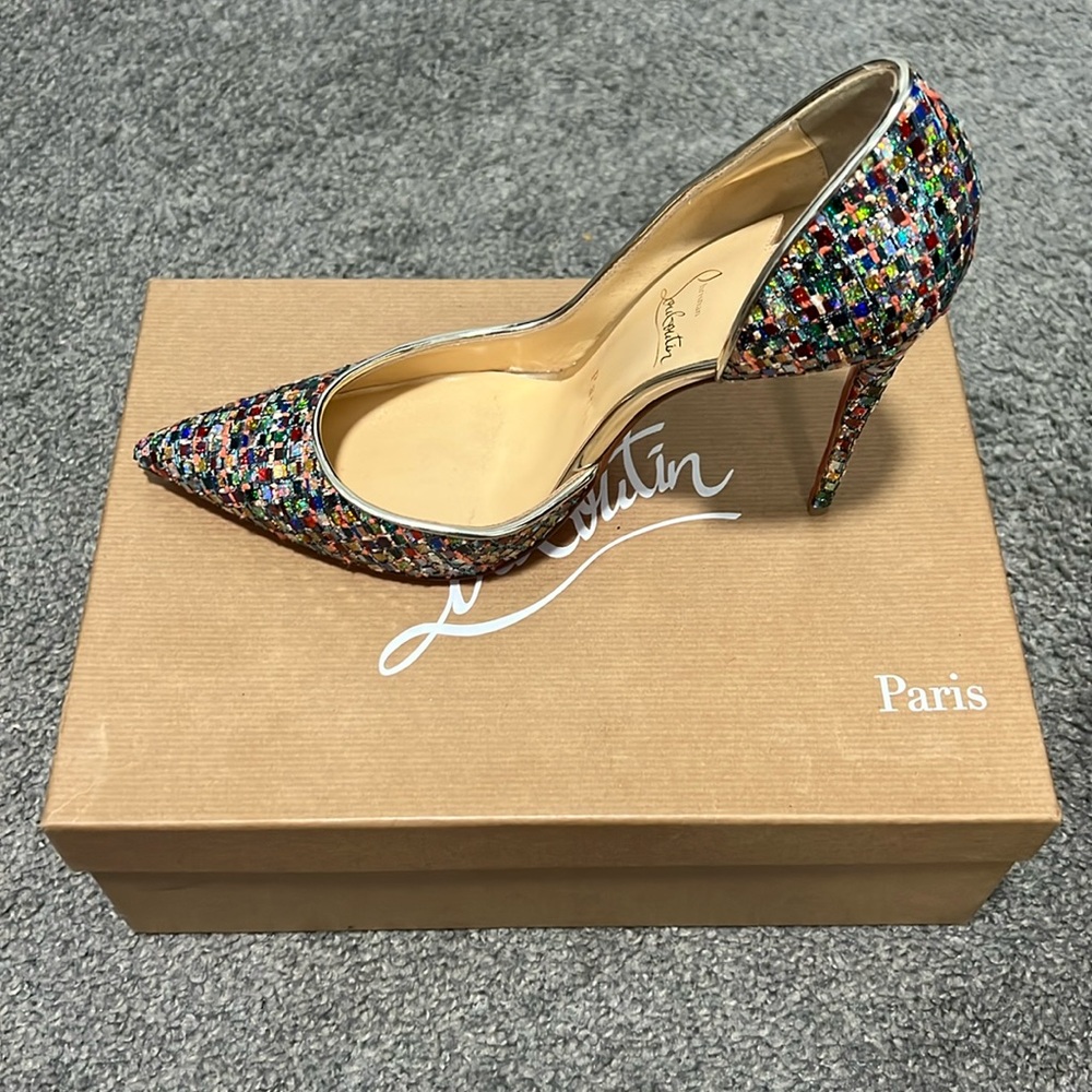 NEW Christian Louboutin